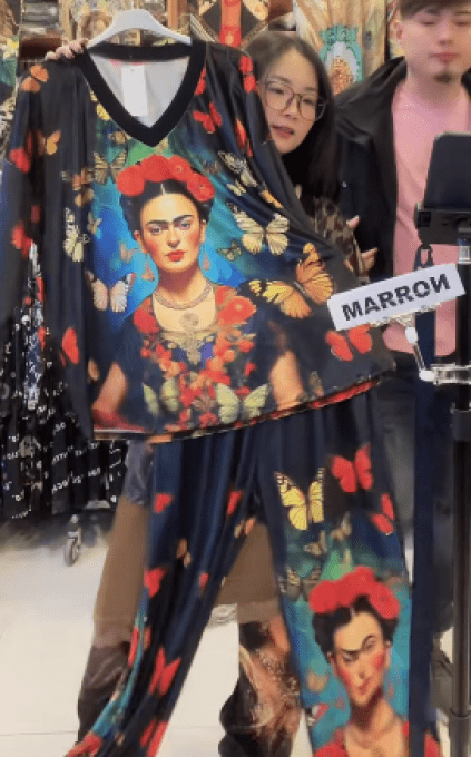 Survêtement ou Ensemble détente velours Frida Kahlo aux Fleurs du 38 au 52/54 