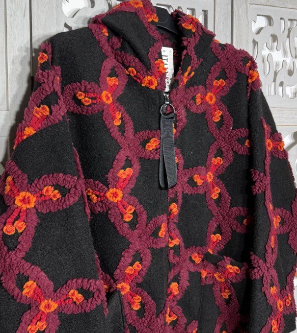Manteau à capuche aspect laine noire Arabesques prunes orangées relief du 36 au 46/48 et même +