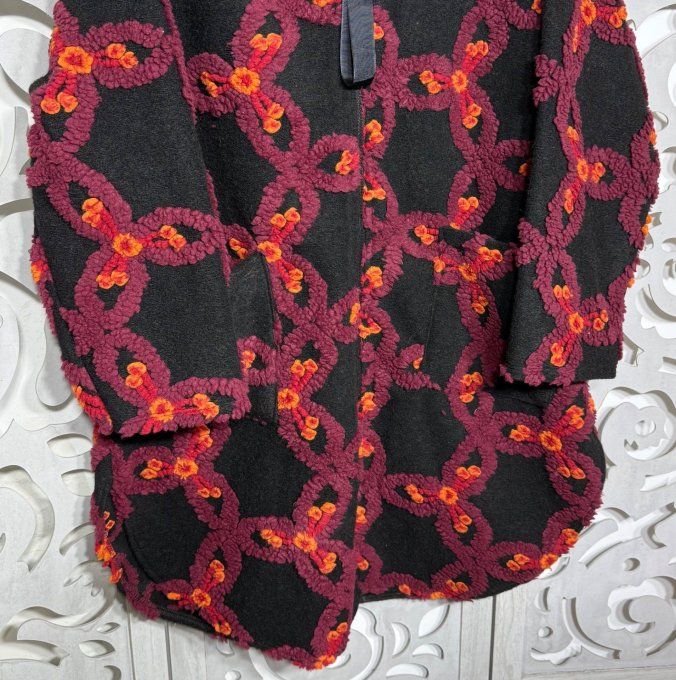 Manteau à capuche aspect laine noire Arabesques prunes orangées relief du 36 au 46/48 et même +