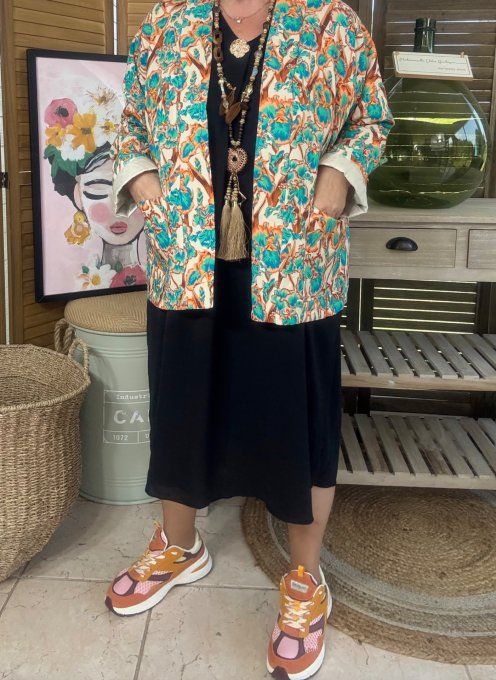 Veste matelassée coton crème Fleurs exotiques bleues et oranges du 38 au 48 et même +