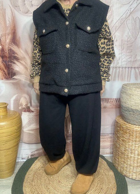 Blouson sans manches bouclette noire boutons dorés du 38 au 48/50 et même +   