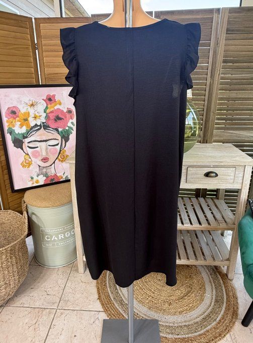 Robe trapèze noire épaules volantées & broche dorée or du 40 au 52