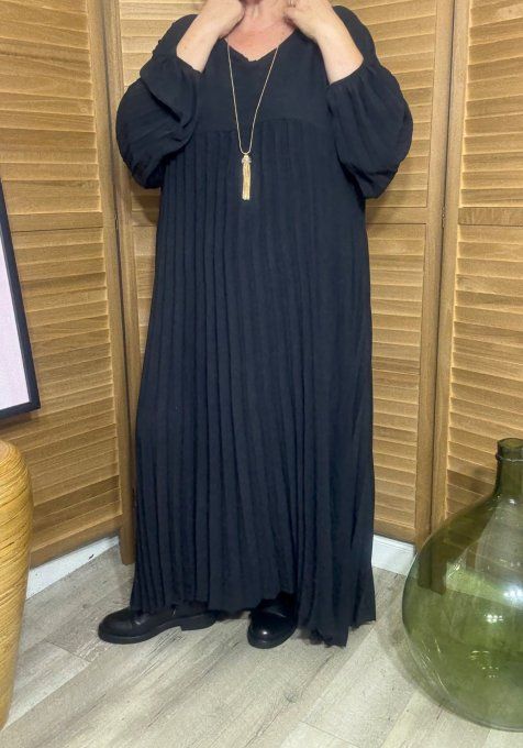 Robe longue ample plissée noire manches longues du 44 au 56