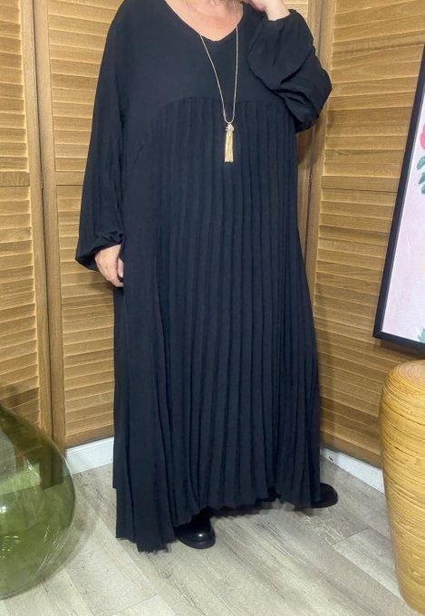 Robe longue ample plissée noire manches longues du 44 au 56