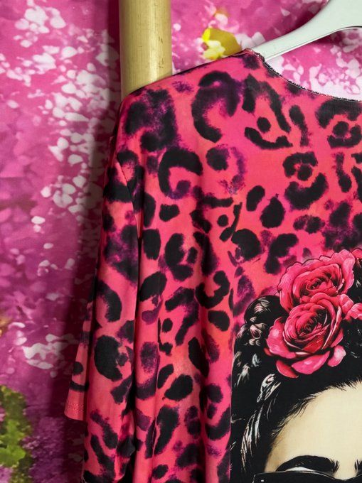Tee-shirt fin trapèze oversize lycra Léopard fuschia Frida Kahlo du 40 au 54