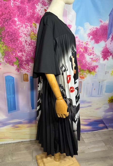 Robe mi-longue plissée noire Betty Boop Music Pin Up Rétro chic du 40 au 52 