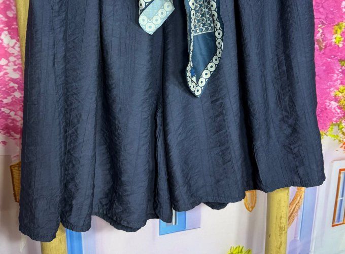 Short mi-long cuisses larges marine + ceinture foulard satinée offerte douceur +++ du 38 au 48/50