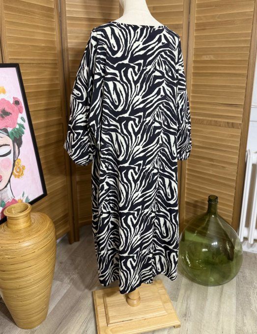 Robe longue oversize zébrée noire et blanche du 42 au 52