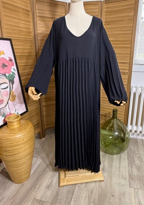 Robe longue ample plissée noire manches longues du 44 au 56