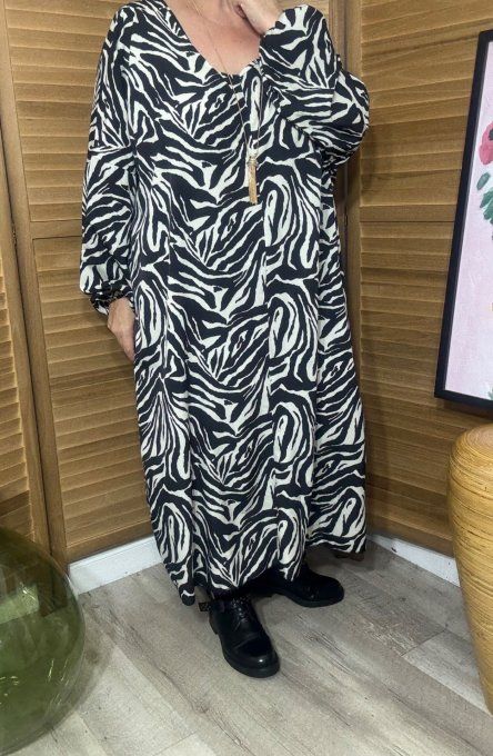 Robe longue oversize zébrée noire et blanche du 42 au 52