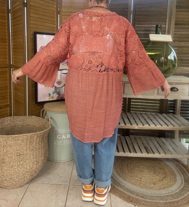 Blouse Terracotta manches pagodes broderie anglaise & fleurs crochetées du 38 au 48/50