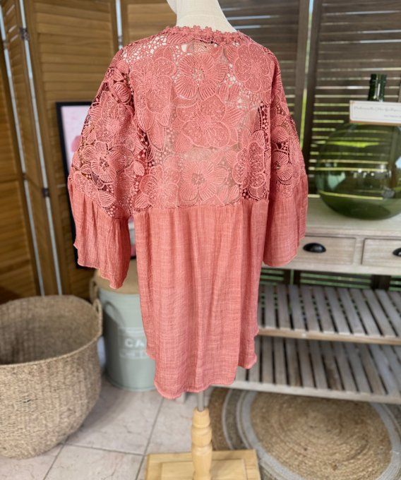 Blouse Terracotta manches pagodes broderie anglaise & fleurs crochetées du 38 au 48/50