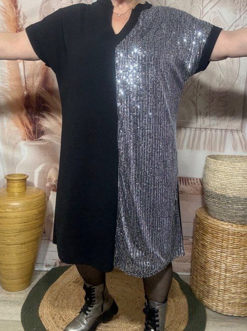 Robe ample noire  et sequins argentés manches courtes  du 40 au 48/50