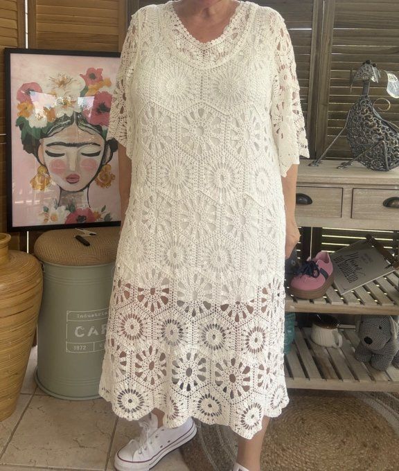 Robe mi-longue broderie crochet blanche Bohème Chic du 40 au 50  