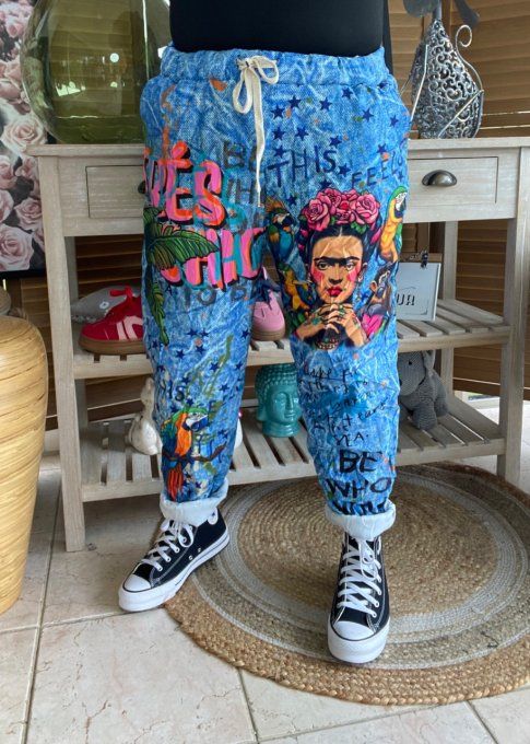 panta jogg  (dit magique) effet jeans délavé Frida Kahlo confort +++ du 40 au 50/52  