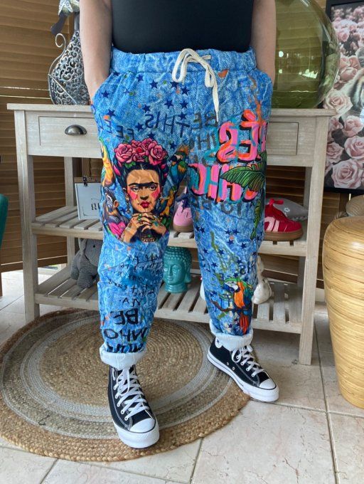 panta jogg  (dit magique) effet jeans délavé Frida Kahlo confort +++ du 40 au 50/52  