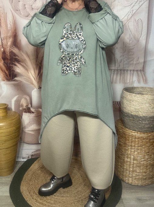 Tunique asymétrique kaki clair Labubu Léopard strass du 40 au 50/52 