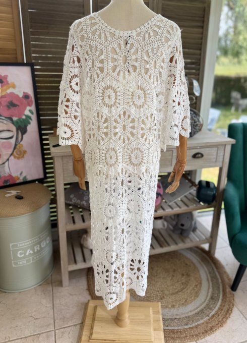 Robe mi-longue broderie crochet blanche Bohème Chic du 40 au 50  