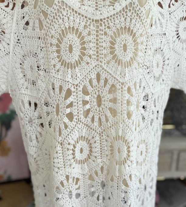 Robe mi-longue broderie crochet blanche Bohème Chic du 40 au 50  