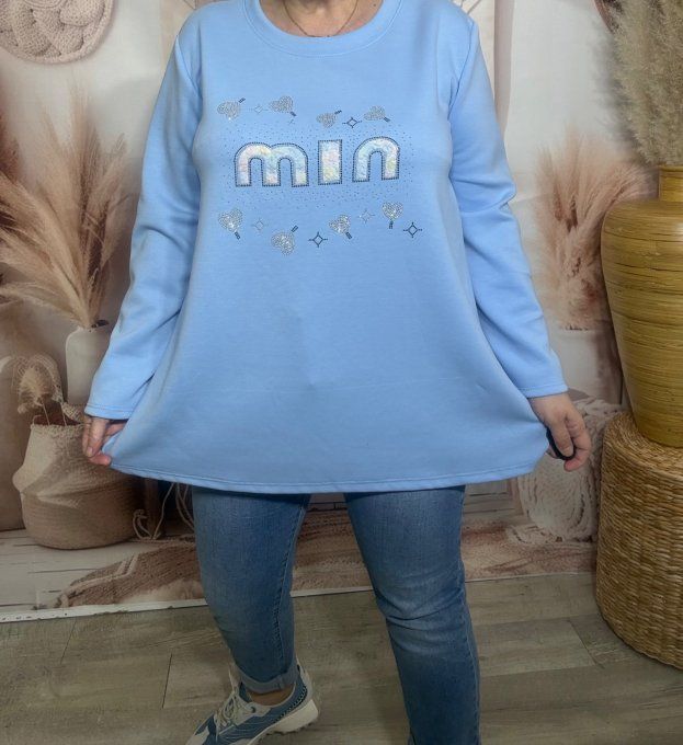 Sweat trapèze ample bleu ciel Min dentelle arc-en-ciel et strass argentés du 38 au 48/50