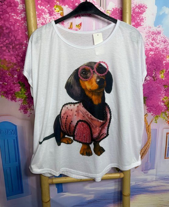 Tee-shirt ample blanc Le Teckel à lunettes et au pull rose Girly du 38 au 50/52 