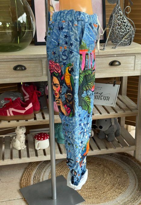 panta jogg  (dit magique) effet jeans délavé Frida Kahlo confort +++ du 40 au 50/52  