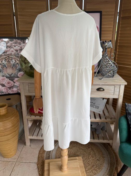 Robe trapèze ample blanche Col V manches courtes du 40 au 50/52