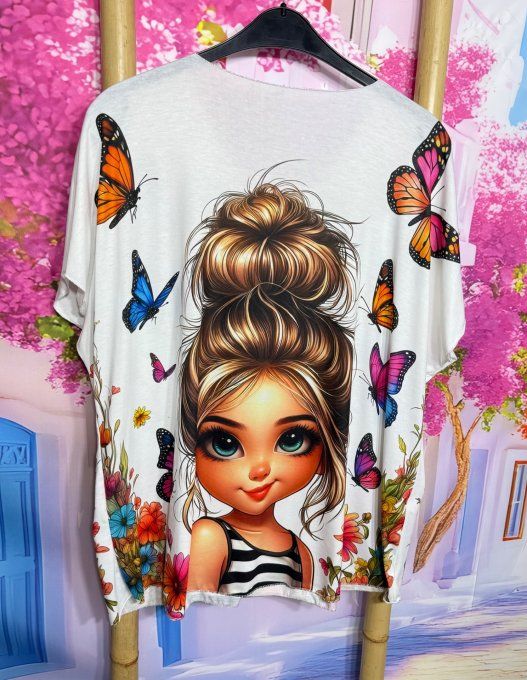 Tee-shirt ample blanc La Fillette aux Papillons multicolores du 42 au 54/56 