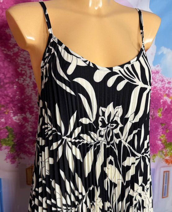 Robe à bretelles longue plissée noire  fleurs crème douceur ++++ du 40 au 52