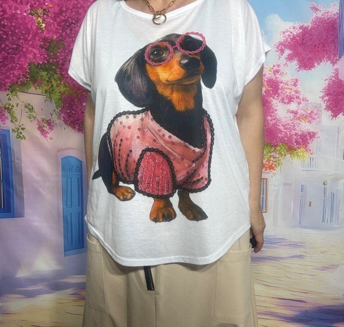 Tee-shirt ample blanc Le Teckel à lunettes et au pull rose Girly du 38 au 50/52 