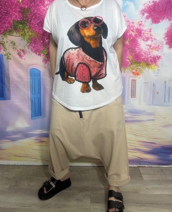 Tee-shirt ample blanc Le Teckel à lunettes et au pull rose Girly du 38 au 50/52 