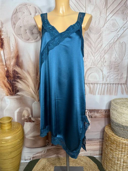 Robe nuisette asymétrique satinée bleu pétrole et dentelle du 36 au 46