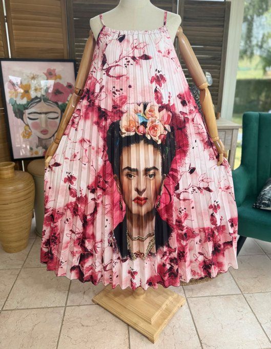 Robe longue plissée bretelles ajustables Frida Kahlo aux Fleurs Roses du 38 au 48/50   
