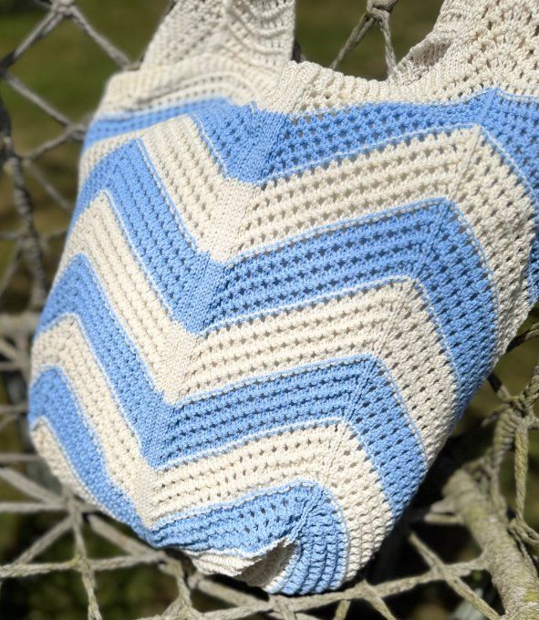 Sac Fourre-Tout Tulipe en crochet rayé crème bleu Bohème Chic Plage Summer Vibes qualité ++++ 