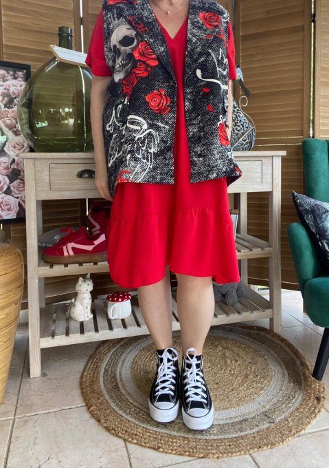 Gilet type barman sans manches effet jeans noir délavé Skulls & Red Roses du 40 au 50 et même +