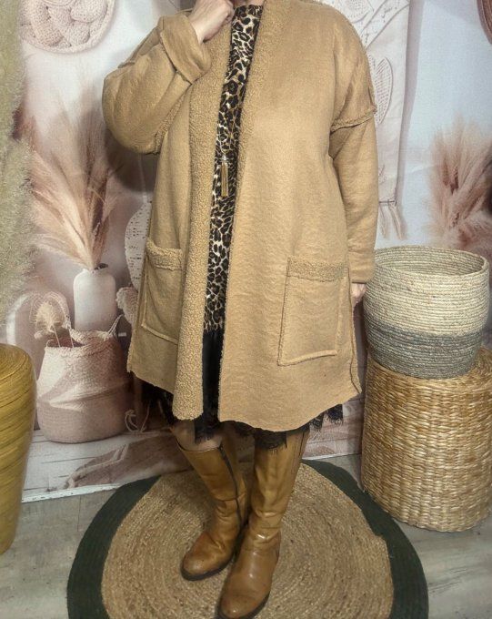 Veste mi-longue suédine camel doublée moumoute Sherpa du 40 au 48/50 et même +