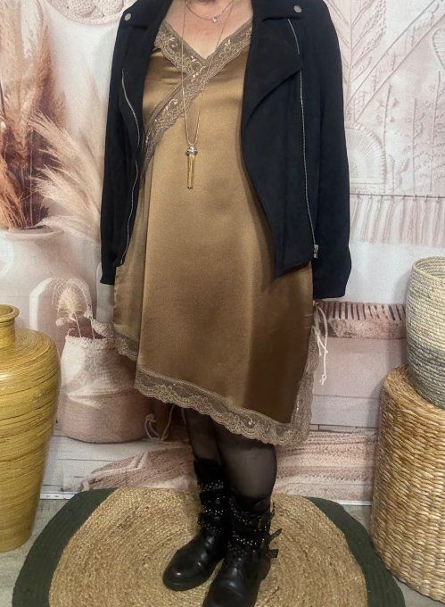 Robe nuisette asymétrique satinée chocolat et dentelle du 36 au 46 