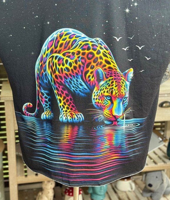 Top fin ample noir La Majestueuse Panthère multicolore du 40 au 52 