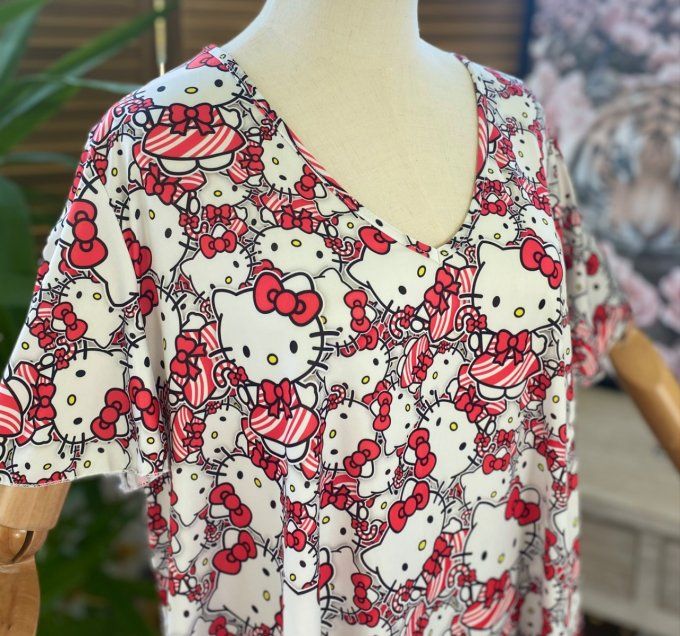 Top trapèze manches courtes volantées écru Hello Kitty du 38 au 52/54