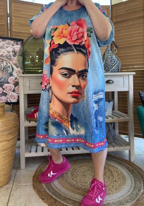 Robe mi-longue effet jeans délavé Viva Frida Kahlo du 42 au 50/52