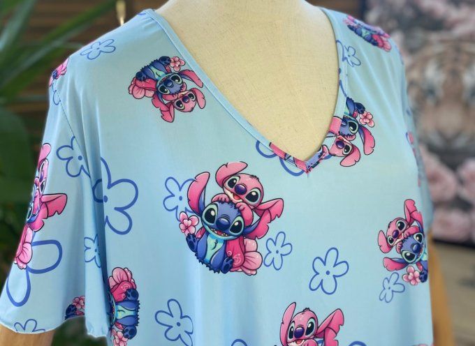 Top trapèze manches courtes volantées ciel Stitch in Love du 38 au 52/54  