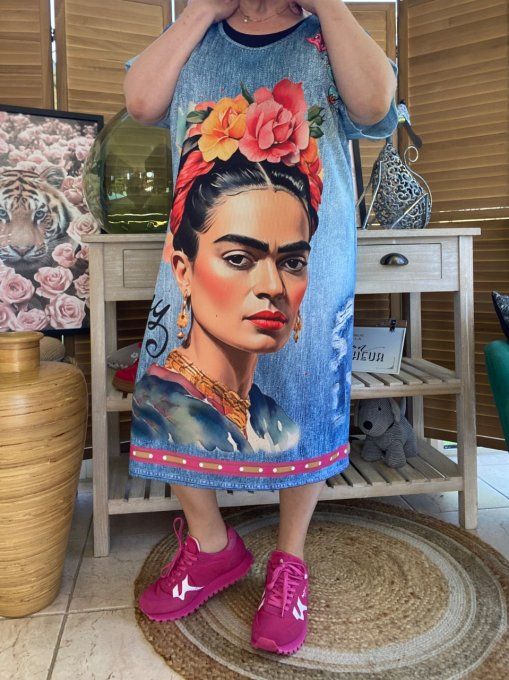 Robe mi-longue effet jeans délavé Viva Frida Kahlo du 42 au 50/52