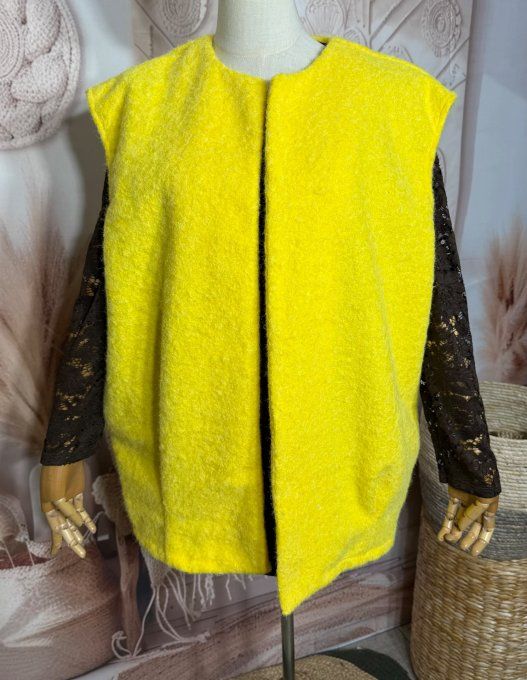 Veste sans manches façon laine bouillie jaune citron du 40 au 50/52 