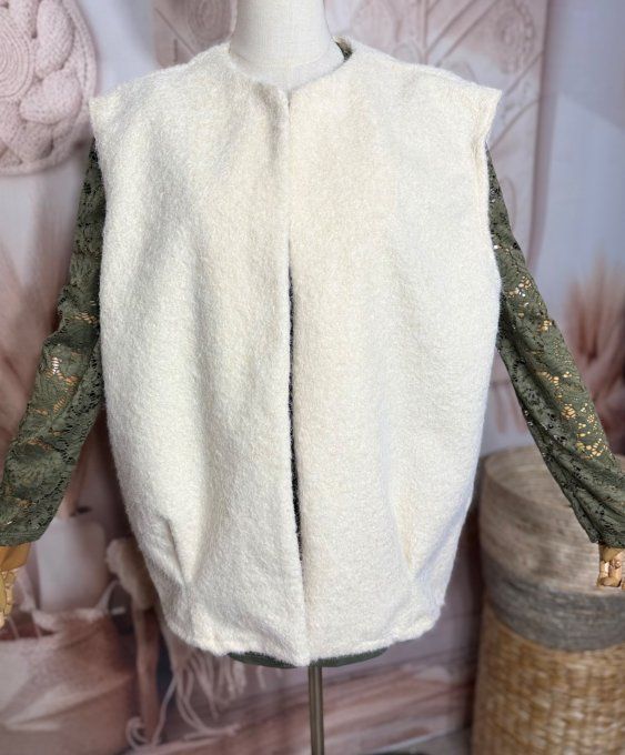 Veste sans manches façon laine bouillie crème du 40 au 50/52 