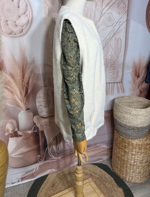 Veste sans manches façon laine bouillie crème du 40 au 50/52 