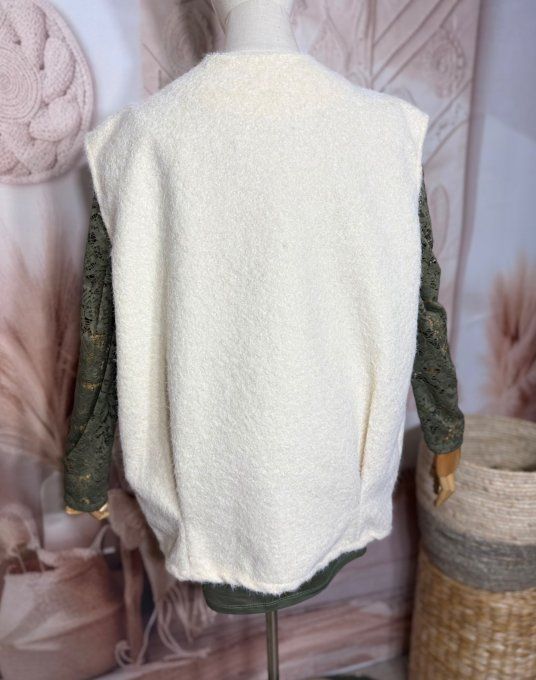 Veste sans manches façon laine bouillie crème du 40 au 50/52 