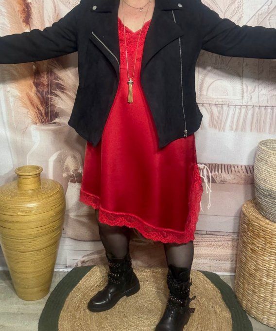 Robe nuisette asymétrique satinée rouge et dentelle du 36 au 46