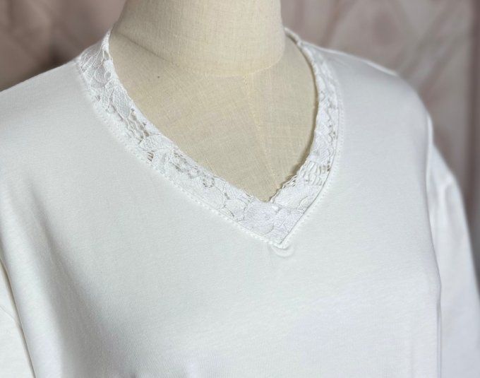 Top "2 en 1" col et manches longues en dentelle blanche qualité +++ du 40 au 52/54 