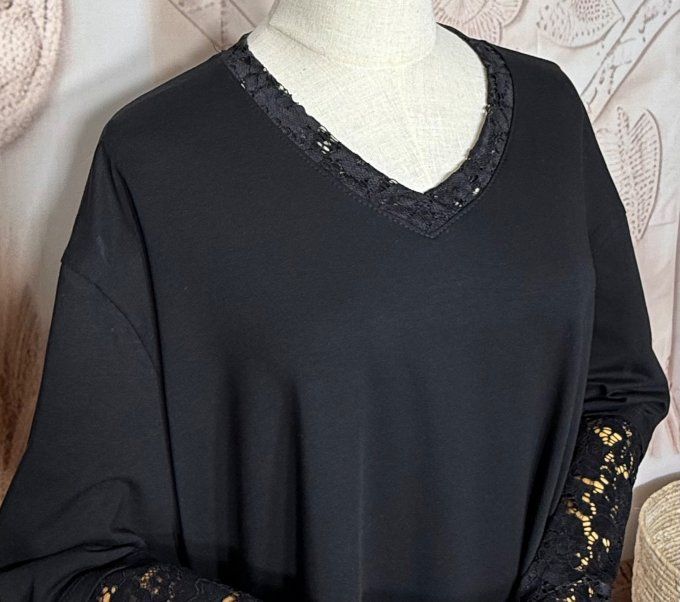 Top "2 en 1" col et manches longues en dentelle noire qualité +++ du 40 au 52/54