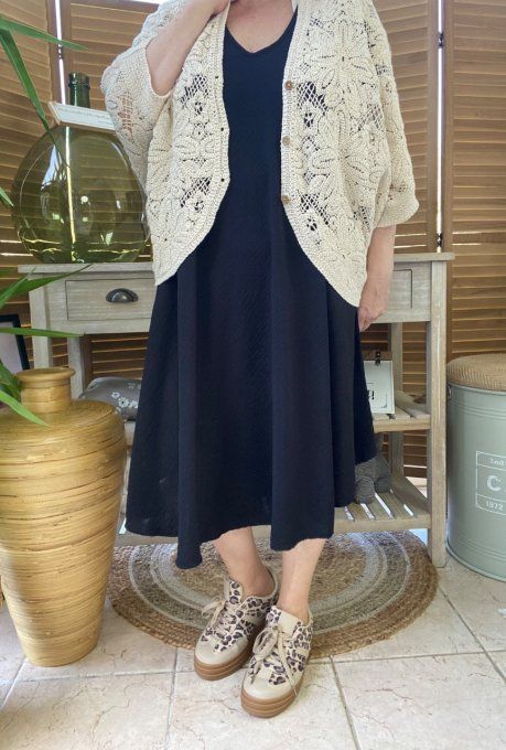 Gilet court façon boléro beige broderies anglaise fleurs du 36 au 48 (si porté ouvert) 